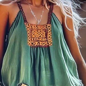 014. Elegant Green Embroidered Women's Tank Top